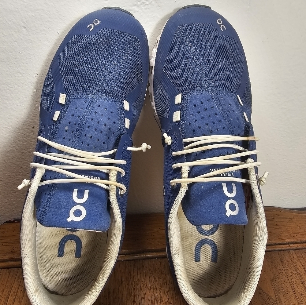 On Cloud Swiss Engineering Running Shoes Women's Size 10.5 - Picture 6 of 7